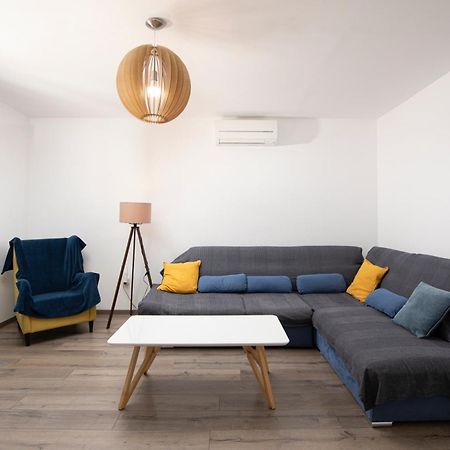 City Market Apartments プーラ エクステリア 写真