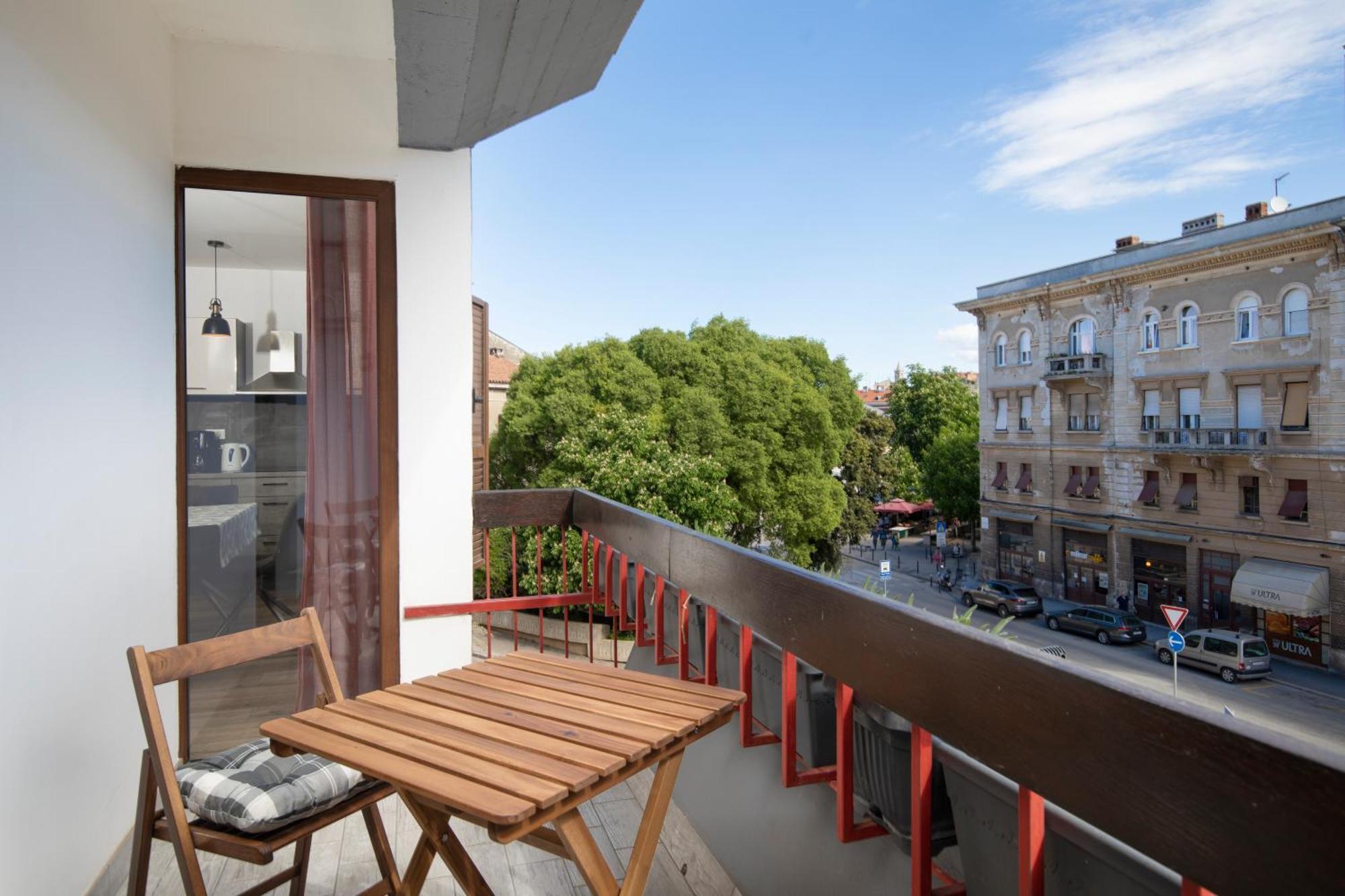 City Market Apartments プーラ エクステリア 写真