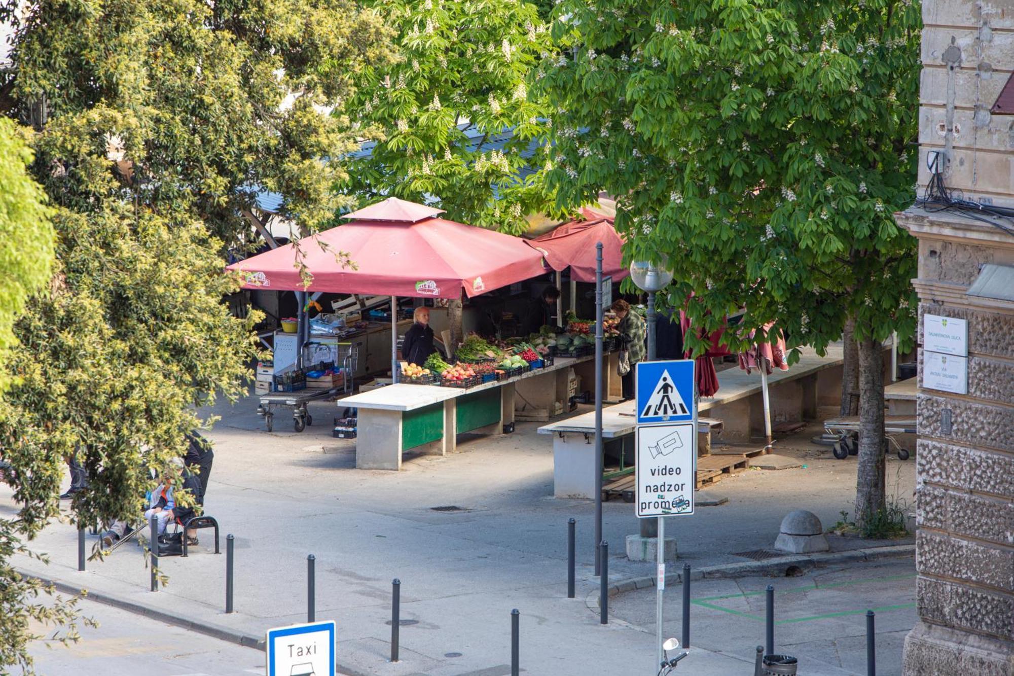 City Market Apartments プーラ エクステリア 写真