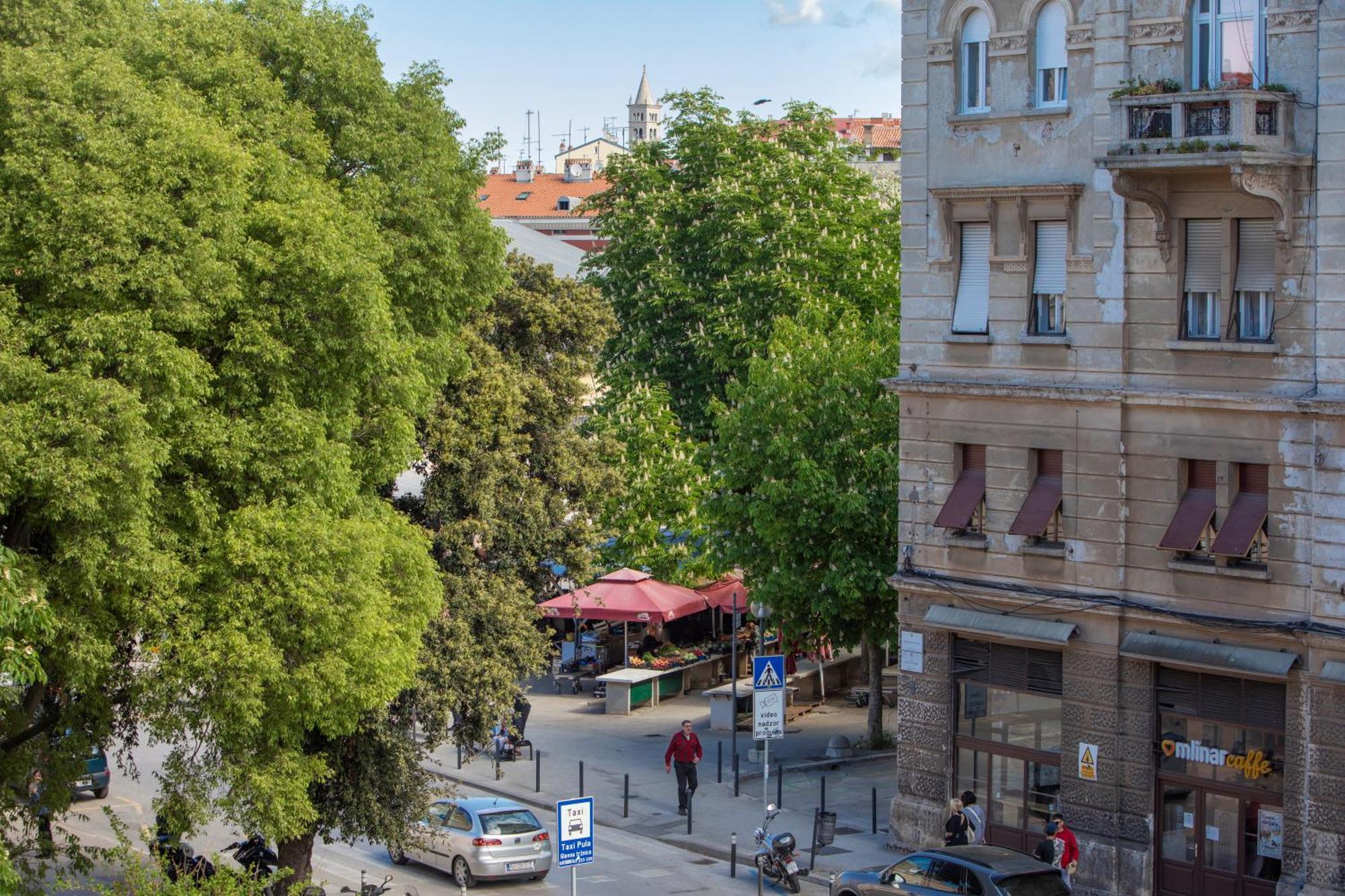 City Market Apartments プーラ エクステリア 写真