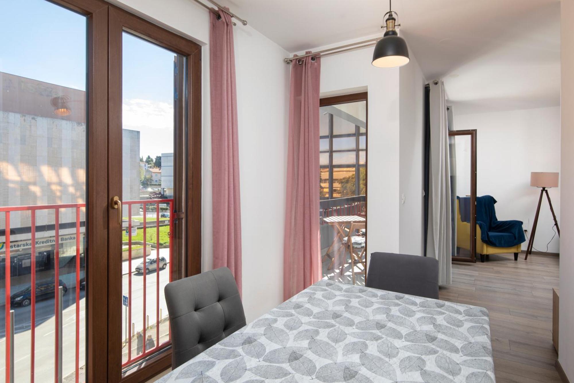 City Market Apartments プーラ エクステリア 写真