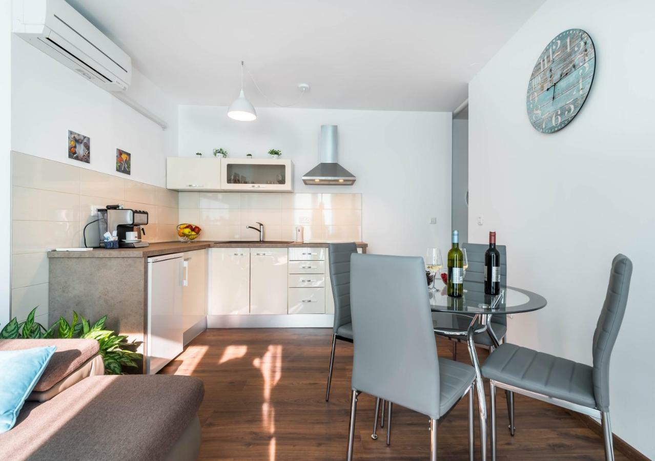 City Market Apartments プーラ エクステリア 写真