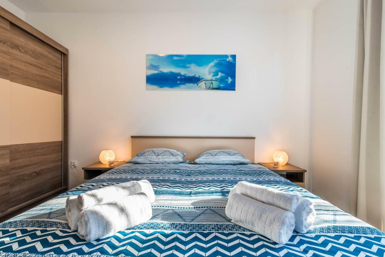 City Market Apartments プーラ エクステリア 写真