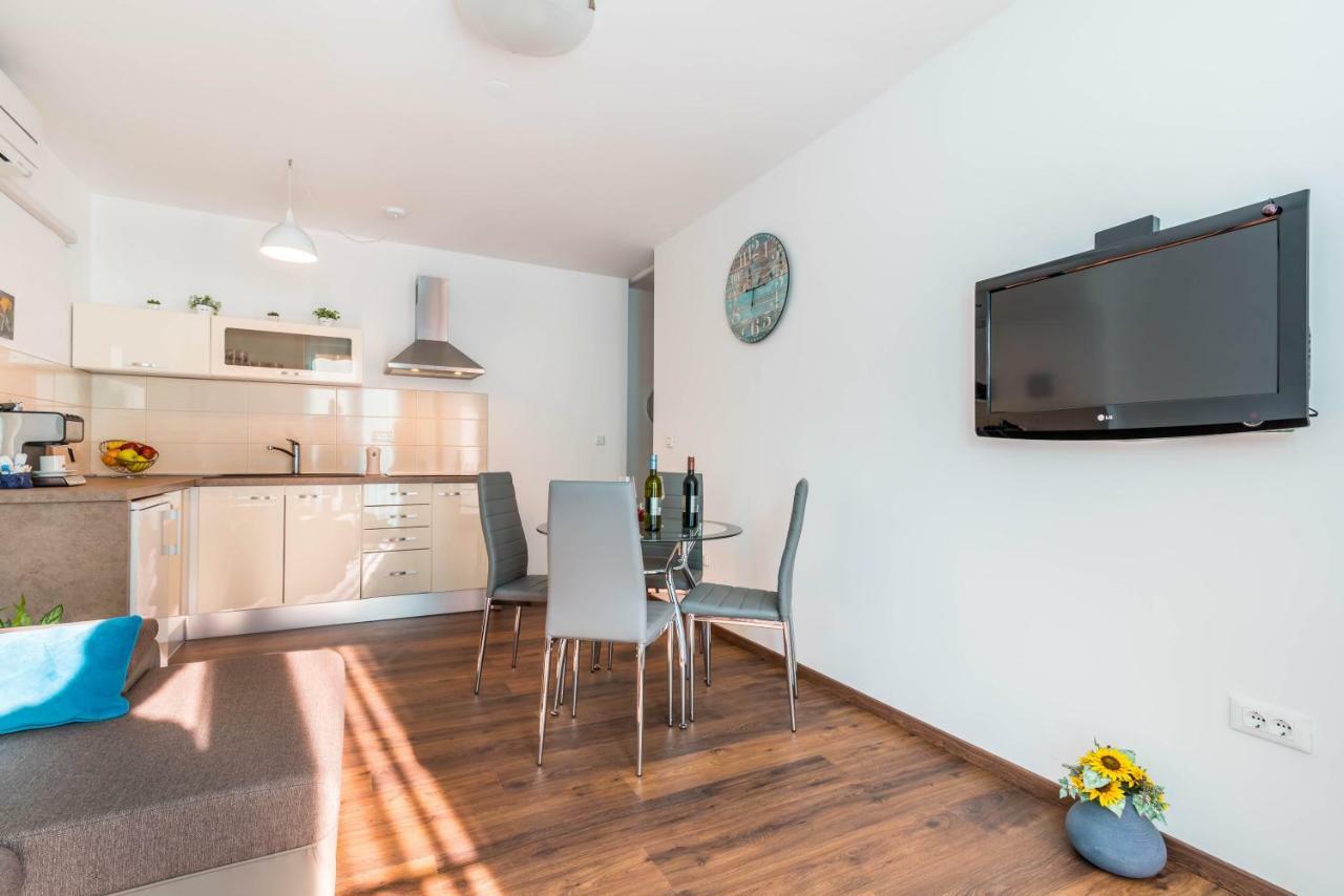 City Market Apartments プーラ エクステリア 写真